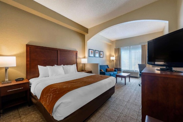 Comfort Suites Downtown Orlando image 12